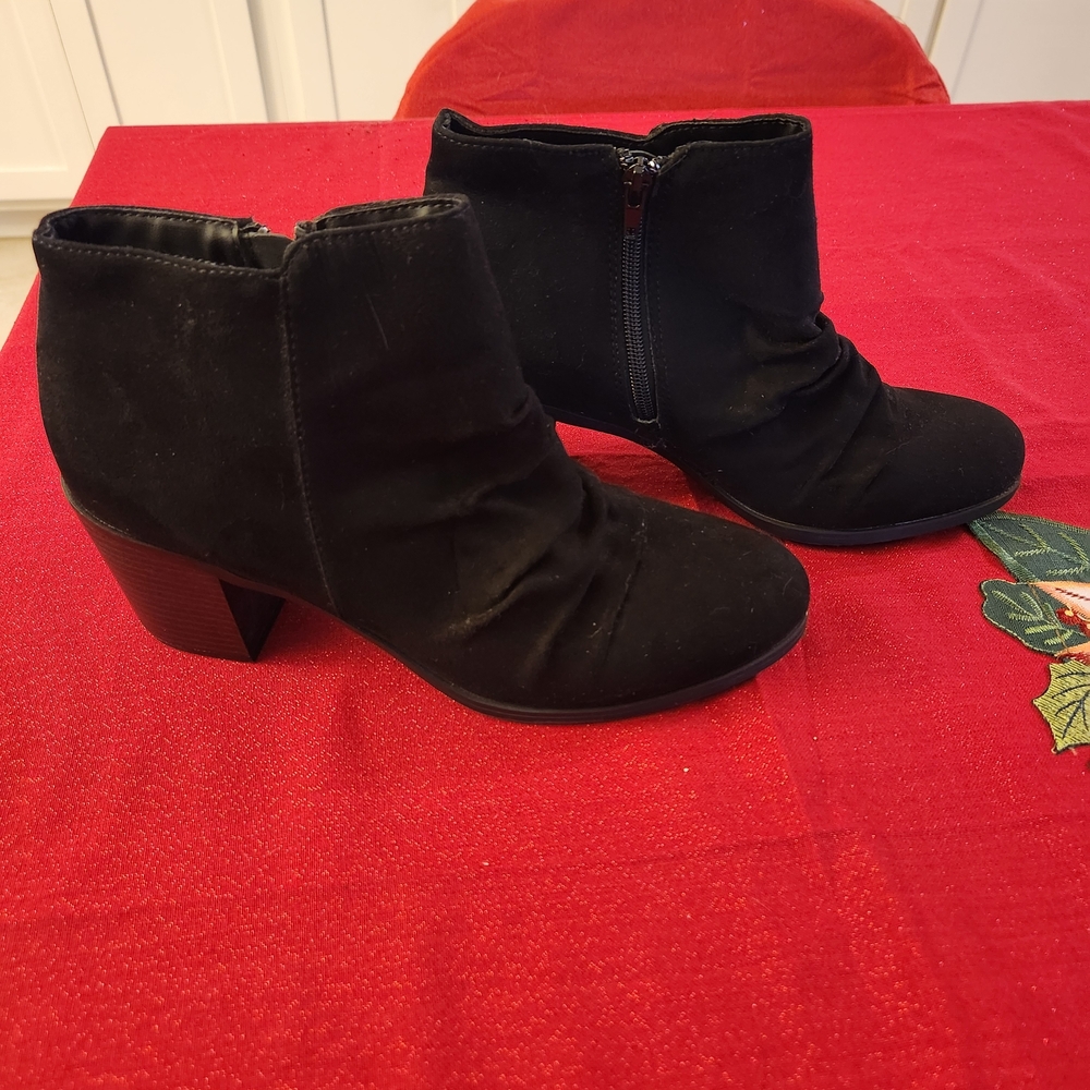 Arizona Jean Company Elegant Black Ankle Boots